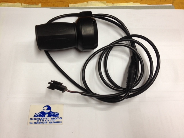 Acceleratore bicicletta elettrica adjustment cruise control 36-48V -  Acceleratore - Ricambi - Bici elettriche - Nonpedalo di Chiriatti Moto -  Vendita bici elettriche online per il tuo tempo libero, accessori e ricambi,